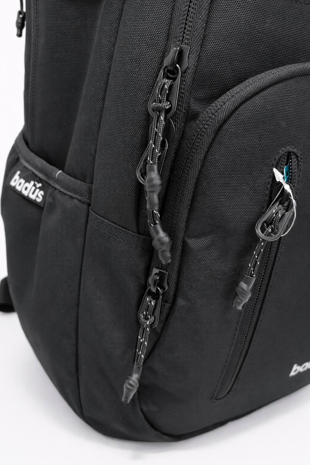 MOCHILA BADUS / PORTA LAPTOP / MODELO BONDI / DE 33 L / COLOR GRIS NEGRO