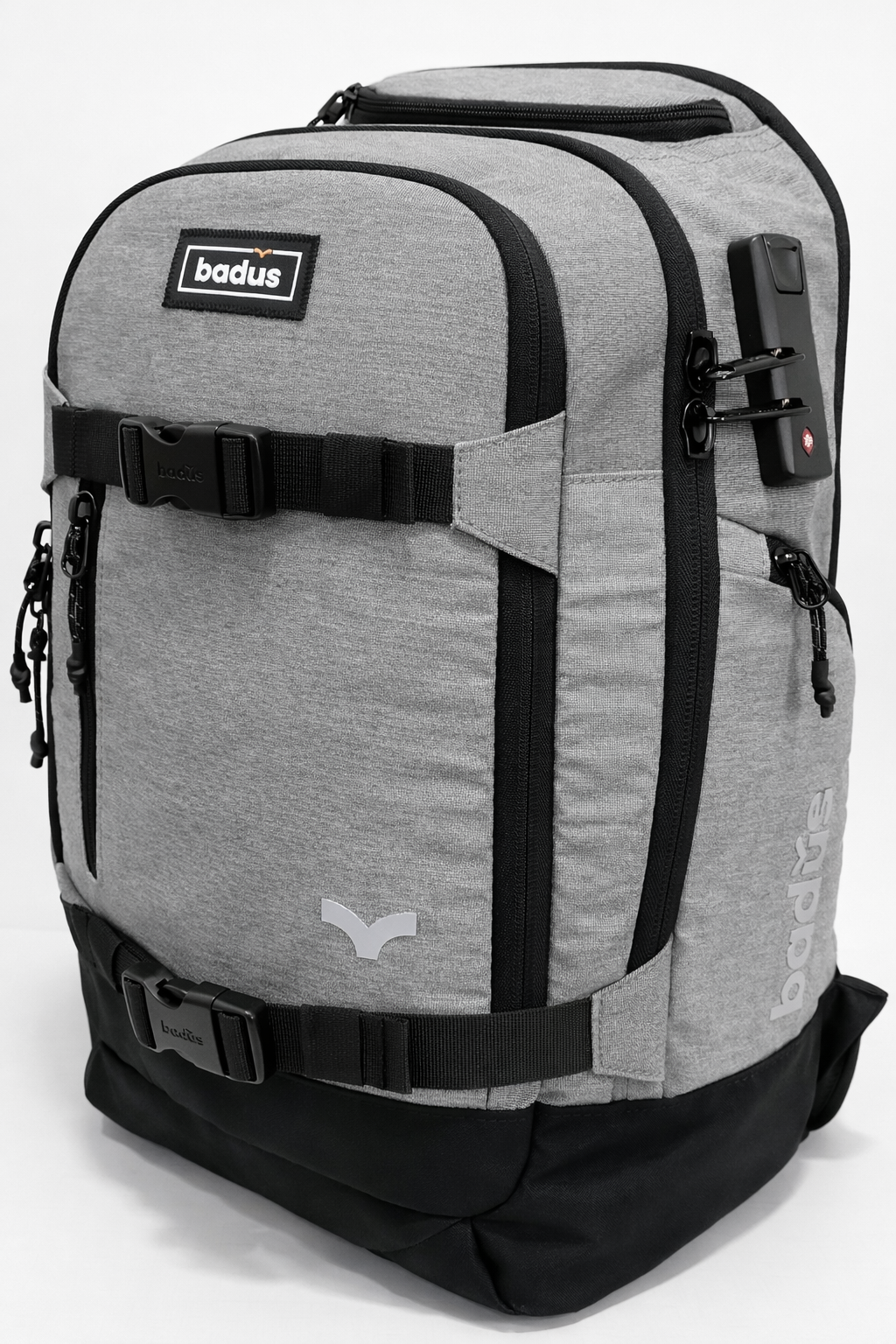 MOCHILA BADUS / PORTA LAPTOP / MODELO TRESTLES / DE 33 L / COLOR GRIS NEGRO