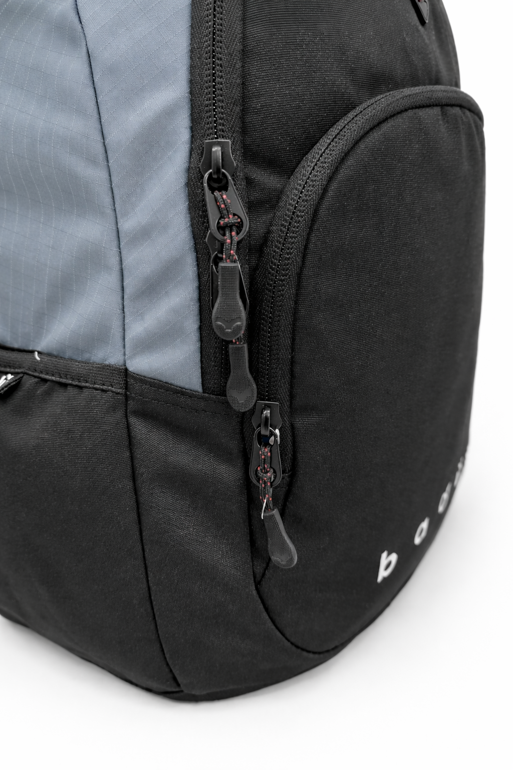 MOCHILA BADUS / PORTA LAPTOP / MODELO VENICE / DE 33 L / COLOR GRIS NEGRO