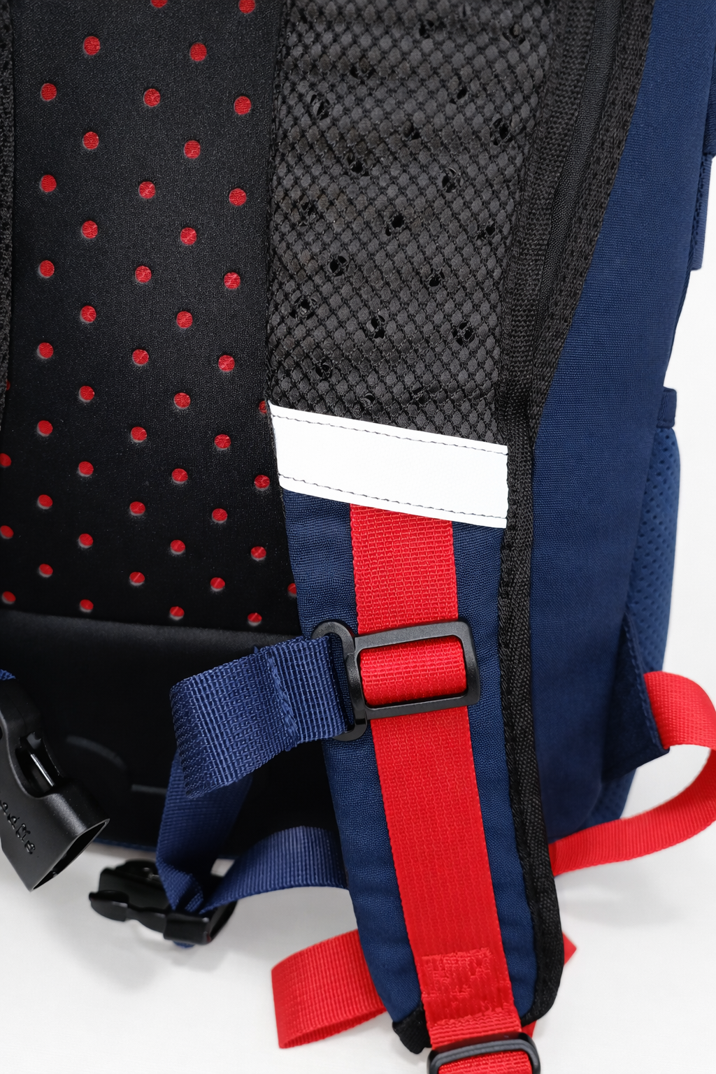 MOCHILA BADUS / PORTA LAPTOP / MODELO VENICE / DE 33 L / COLOR GRIS AZUL ROJO