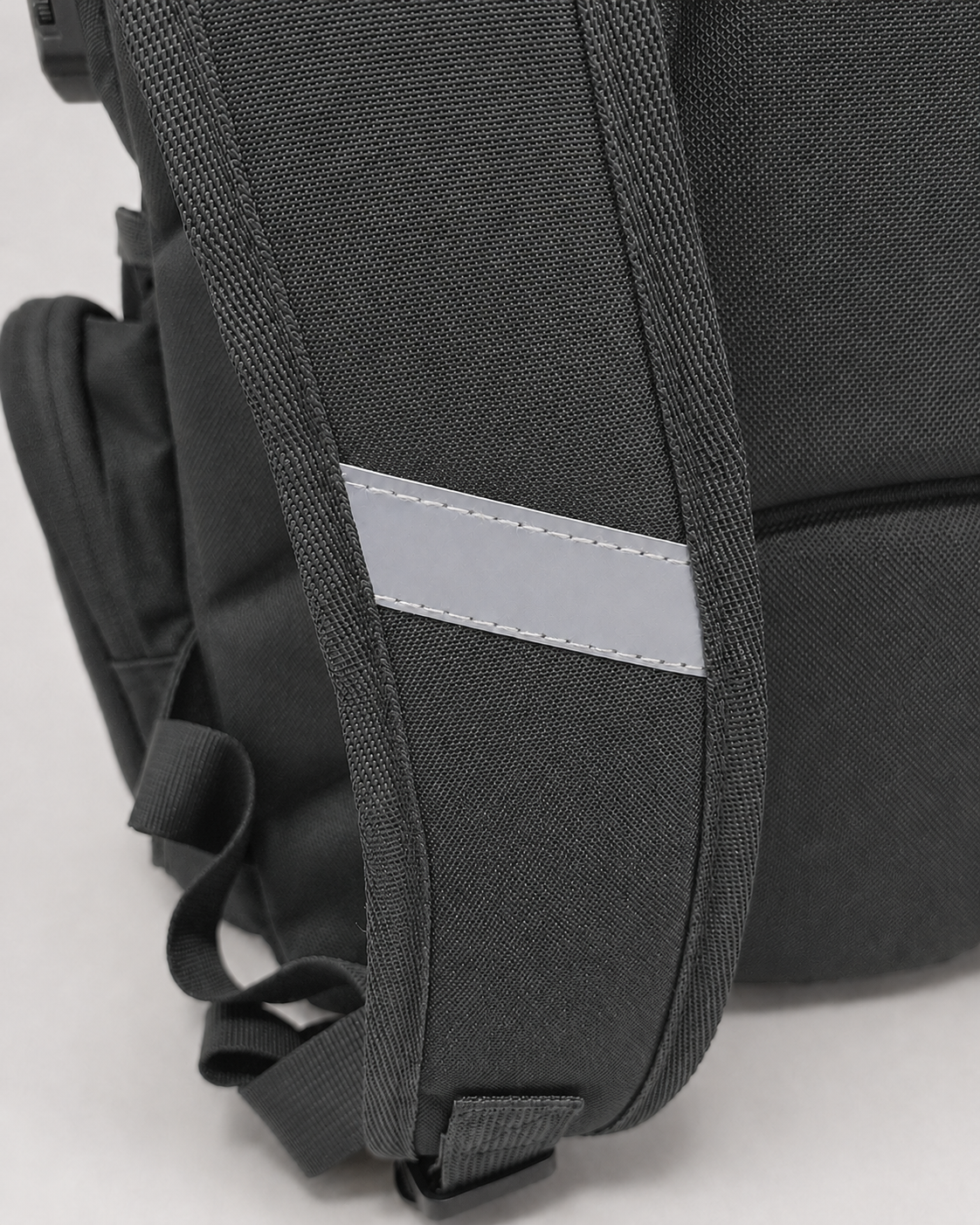 Mochila Escolar Porta Laptop Super Cool 33L – Plomo | Badus Perú