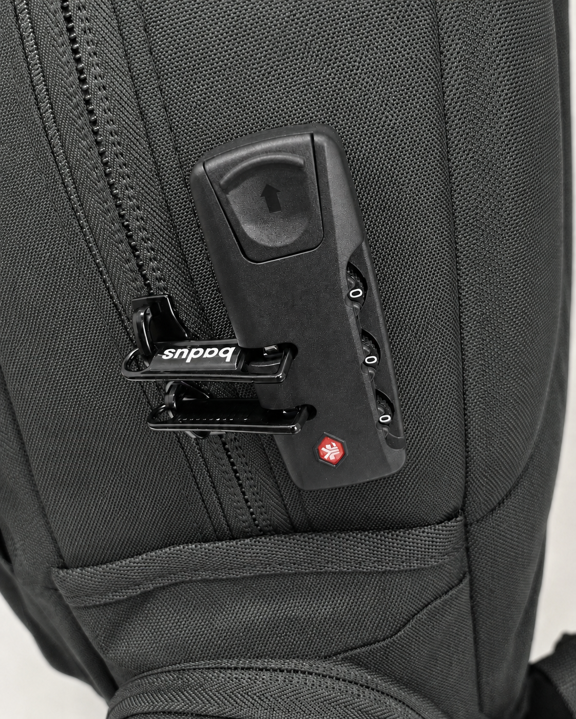 Mochila Escolar Porta Laptop Super Cool 33L – Plomo | Badus Perú