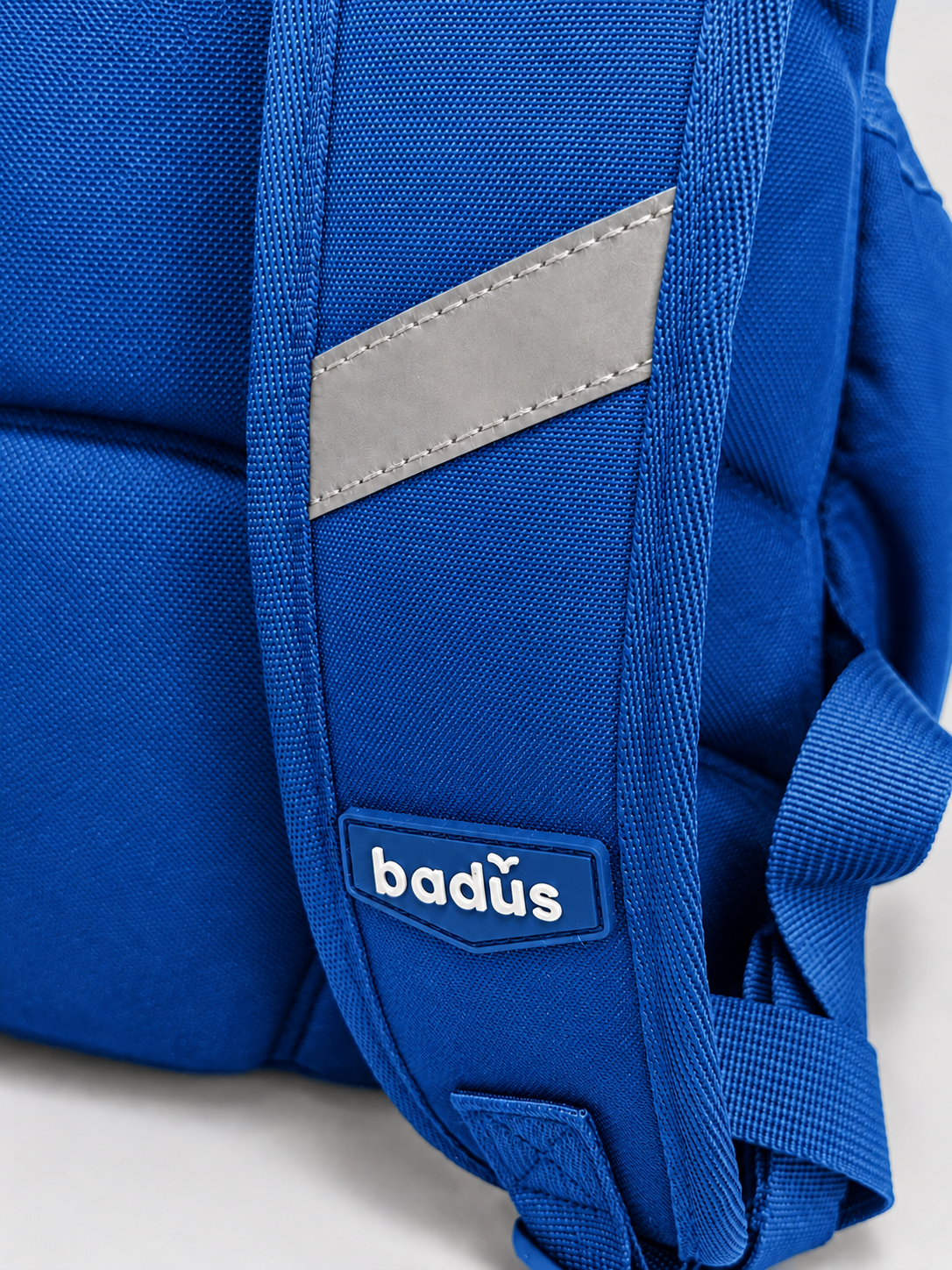 Mochila Escolar Porta Laptop New Adventures 34L – Acero | Badus Perú