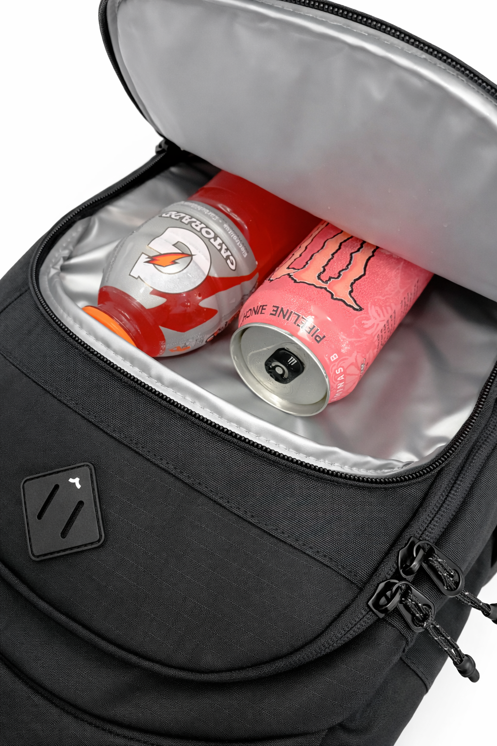 MOCHILA BADUS / PORTA LAPTOP / MODELO BONDI / DE 33 L / COLOR CAMEL CHARCOAL NARANJA