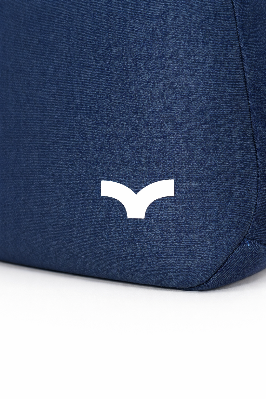MOCHILA BADUS / PORTA LAPTOP / MODELO MALIBU / DE 33 L / COLOR GRIS AZUL AMARILLO