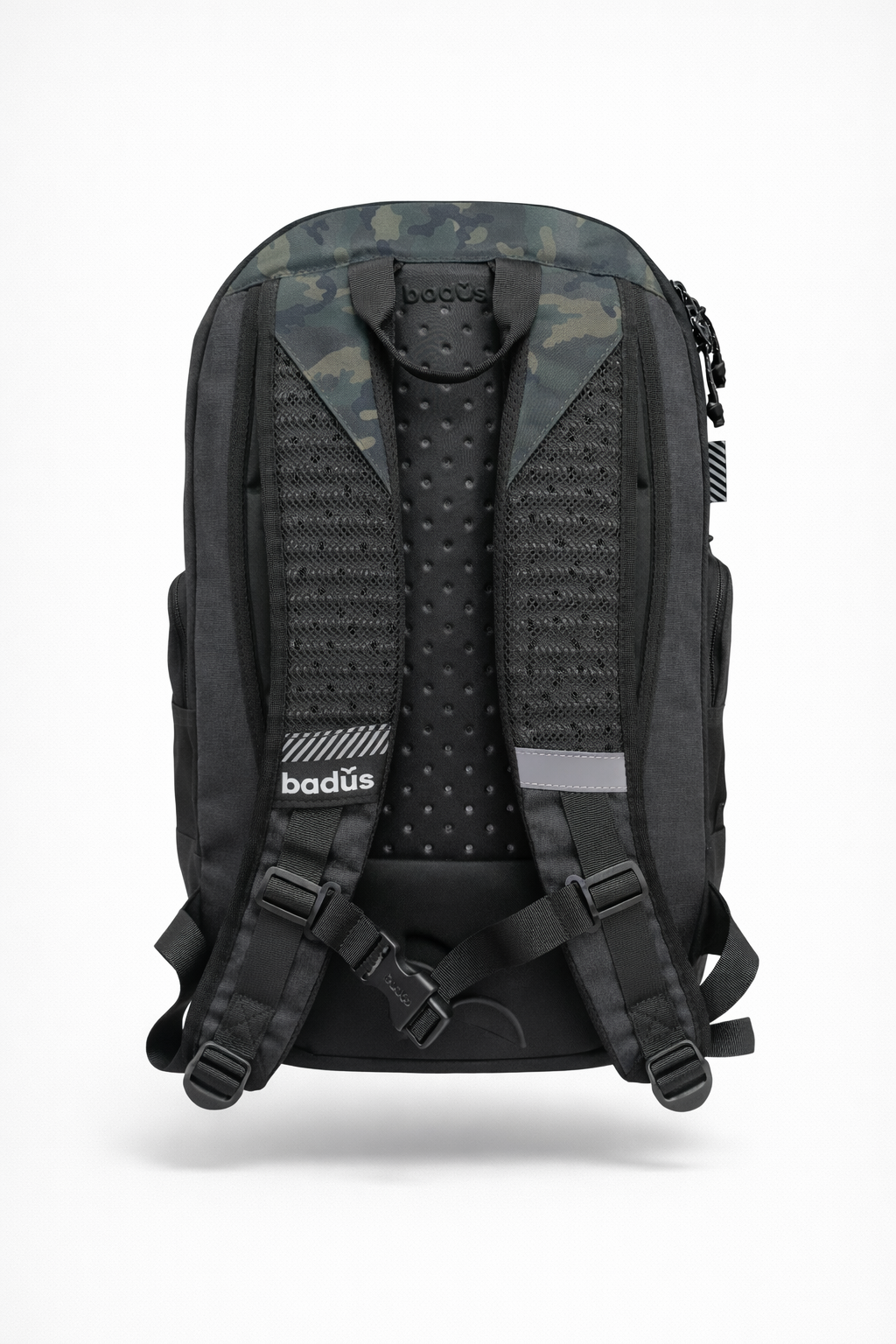 MOCHILA BADUS / PORTA LAPTOP / MODELO TRESTLES / DE 33 L / COLOR CAMO GREEN CHARCOAL