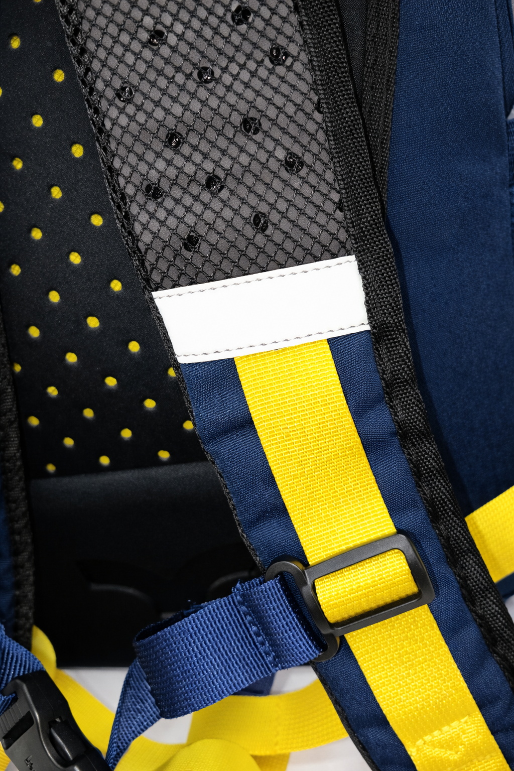 MOCHILA BADUS / PORTA LAPTOP / MODELO VENICE / DE 33 L / COLOR GRIS AZUL AMARILLO