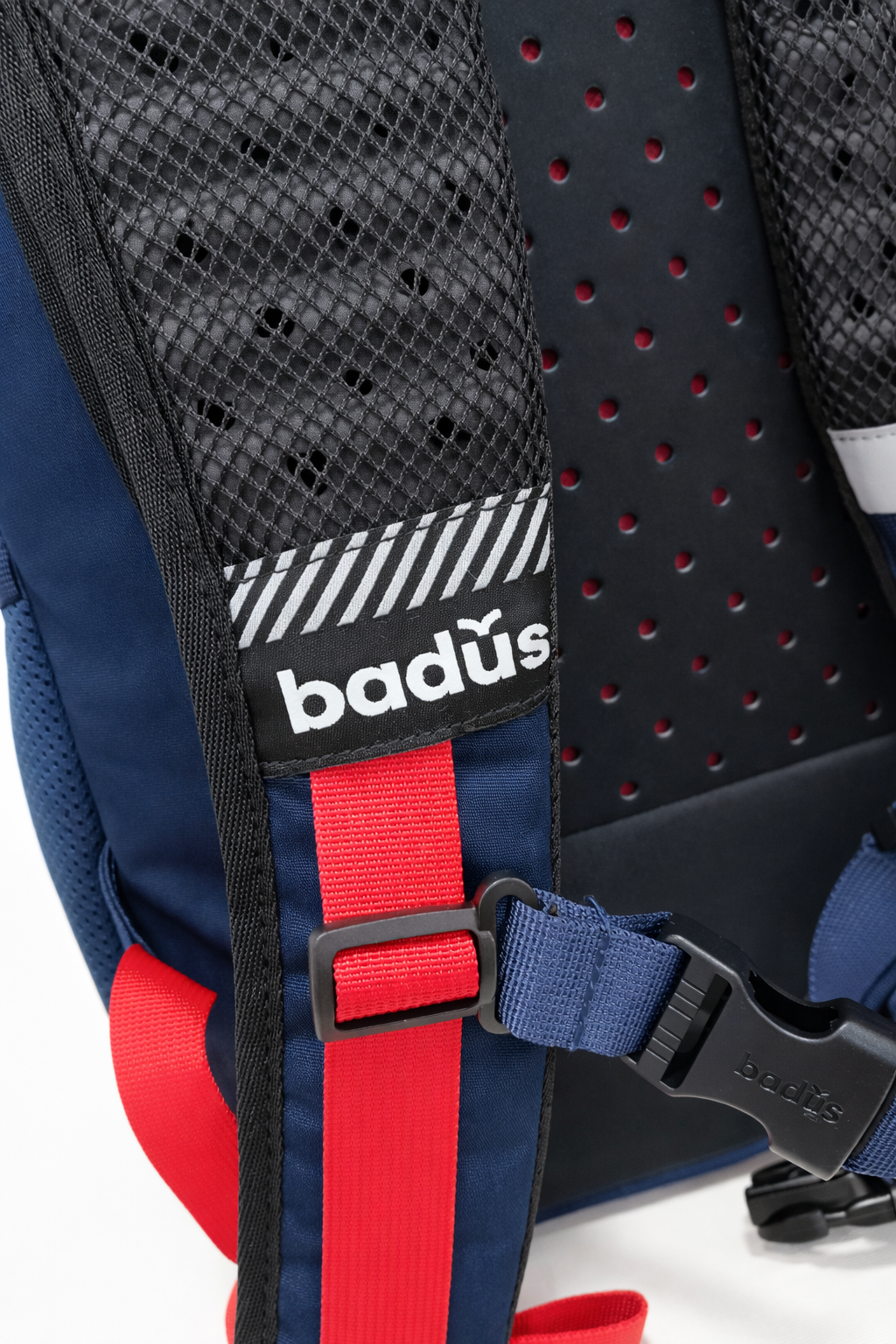 MOCHILA BADUS / PORTA LAPTOP / MODELO VENICE / DE 33 L / COLOR GRIS AZUL ROJO