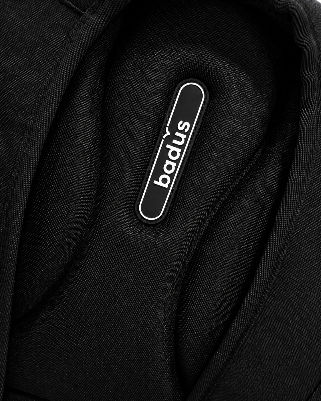 Mochila Escolar Porta Laptop Super Cool 33L – Negro | Badus Perú