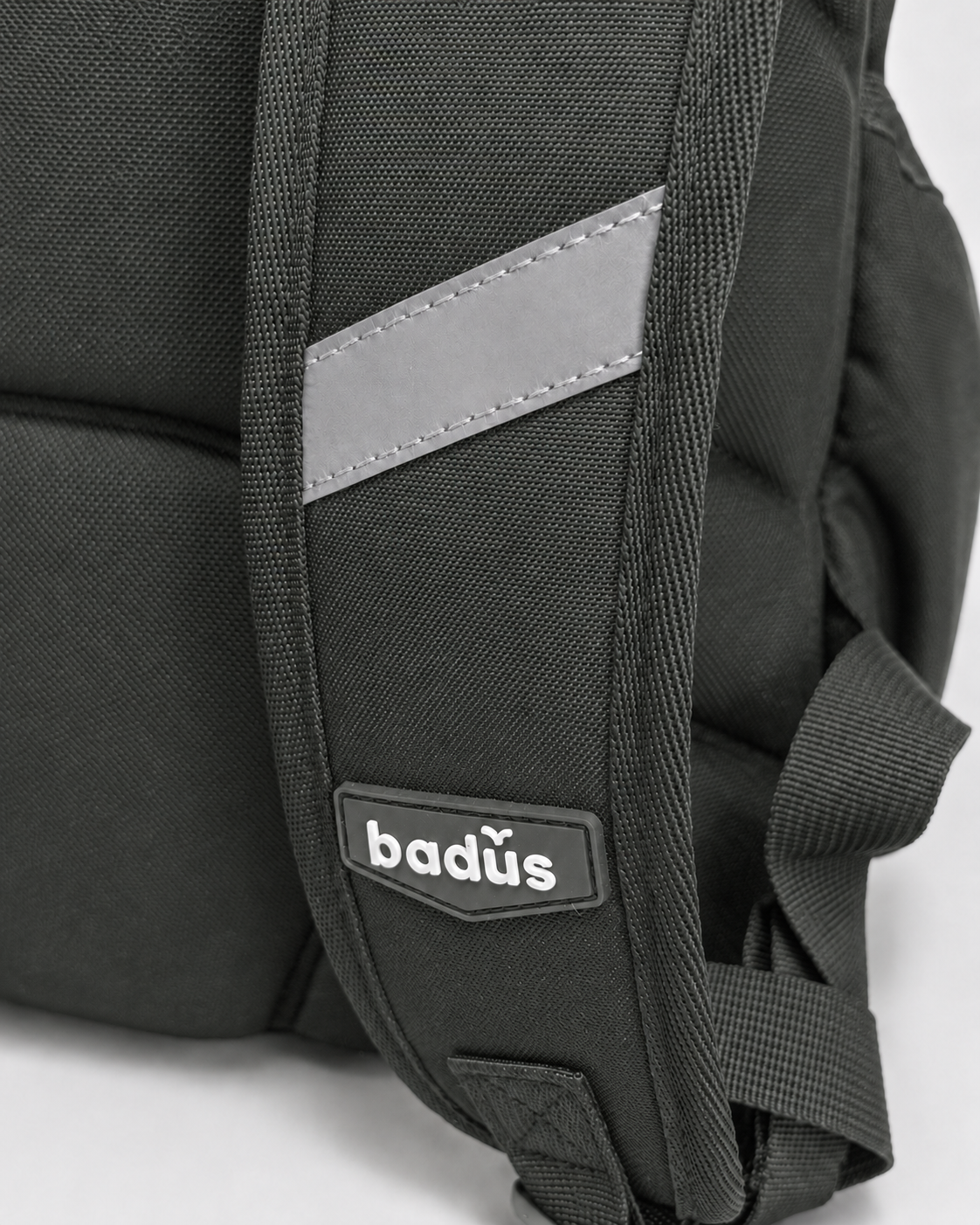 Mochila Escolar Porta Laptop Super Cool 33L – Plomo | Badus Perú